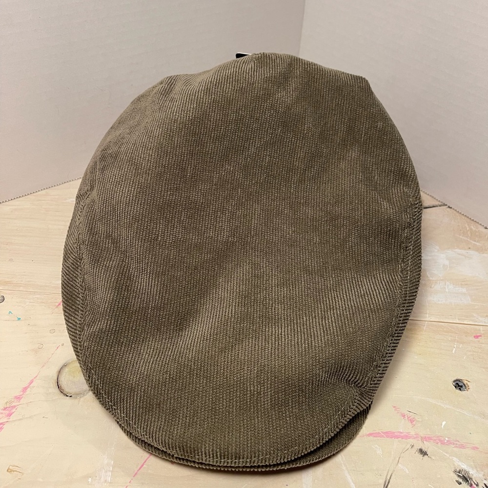 NWT Daidem Exclusives green corduroy newsboy cap